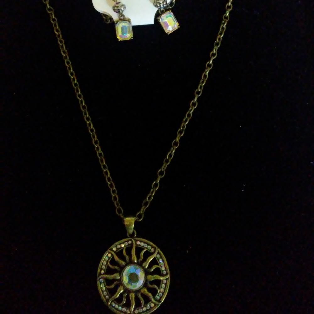 Sunburst necklace